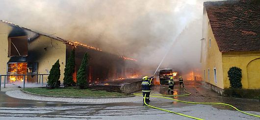 Reitstall in Flammen