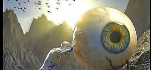 Ein Sisyphos-Avatar aus Porzellan - mit dem Auge der Zuschauerschaft? Ausschnitt aus "Happiness". Adrian D. Botnariu