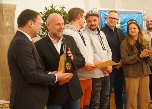 Der Rotarische Meilenstein ist die besondere Anerkennung für die Aufopferung der Geehrten für die Gemeinschaft.