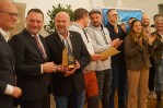 Steffen Dick (links ) hielt die bewegende Laudatio- 