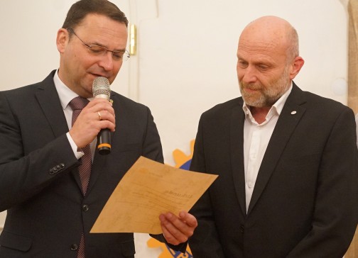 Das Papier beurkundet eine Zuwendung von 5000€